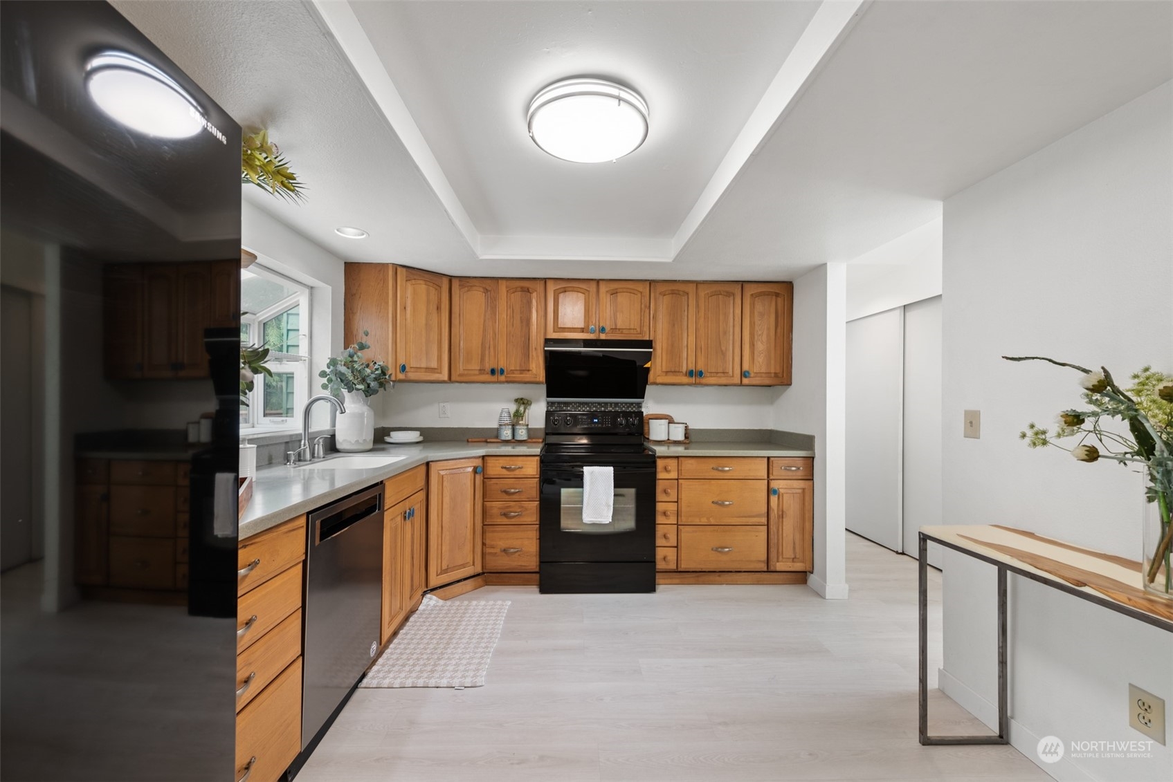 13510 Southeast 186th Place Renton, WA 98058 - Photo 8 of 25 Gallery Image 8