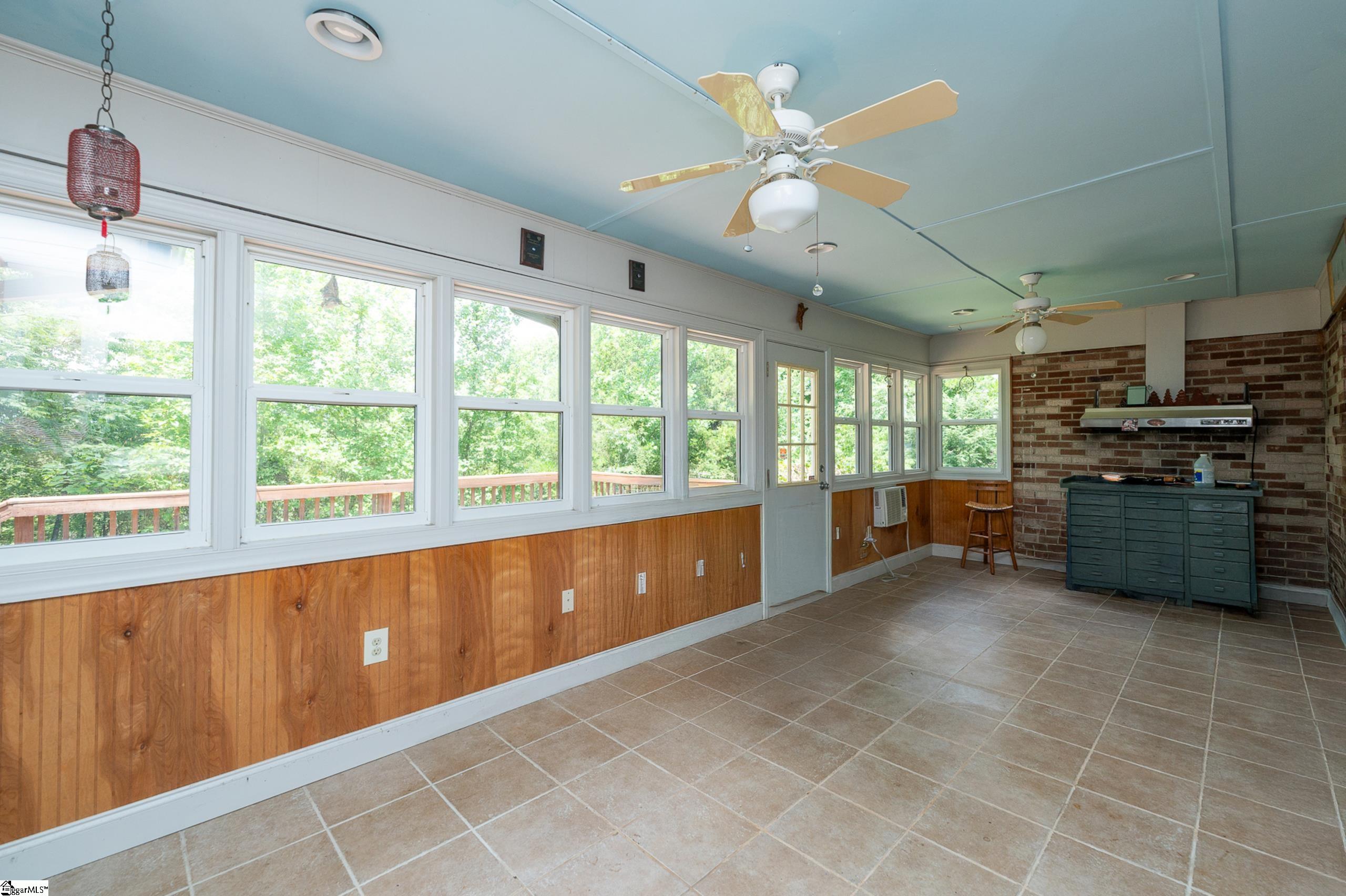 116 Sycamore Drive Marietta, SC 29661 - Photo 29 of 37
