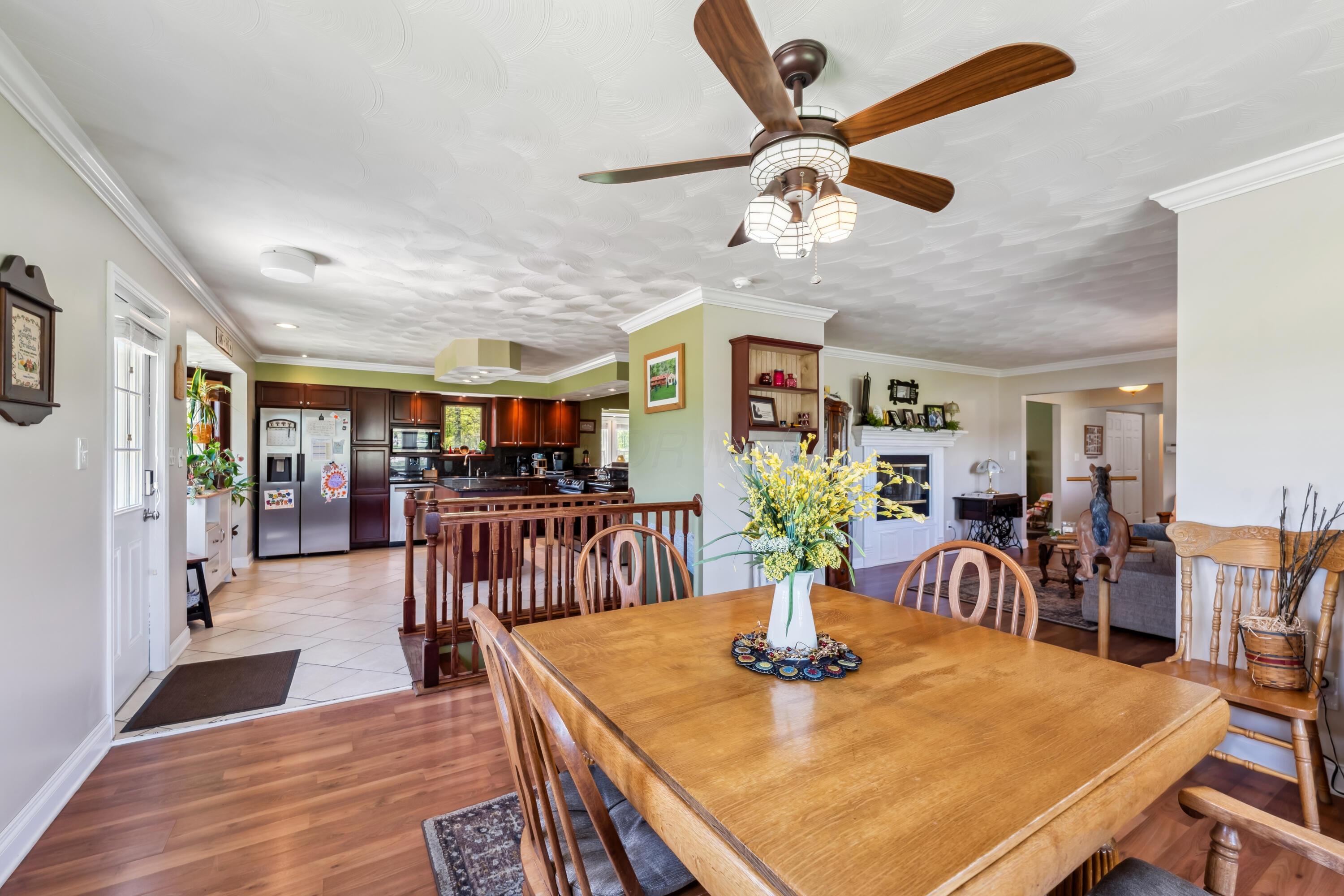 6690 Jaycox Road Galena, OH 43021 - Photo 12 of 27 diningroom2