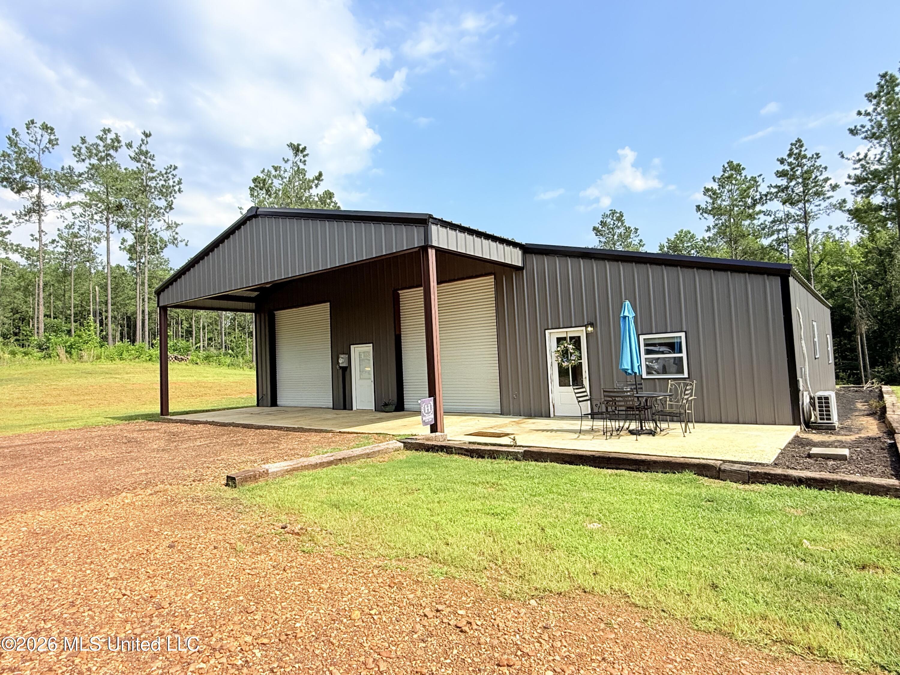 2495 Gore Springs Road Grenada, MS 38901 - Photo 2 of 20 IMG_9817