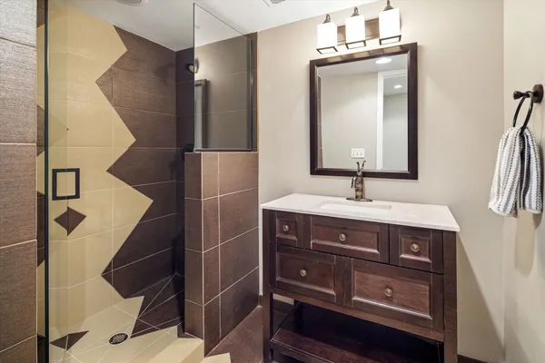 $775,000 | 39 The Court Of Cobblestone, Northbrook, IL 60062