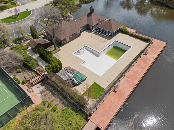 $775,000 | 39 The Court Of Cobblestone, Northbrook, IL 60062