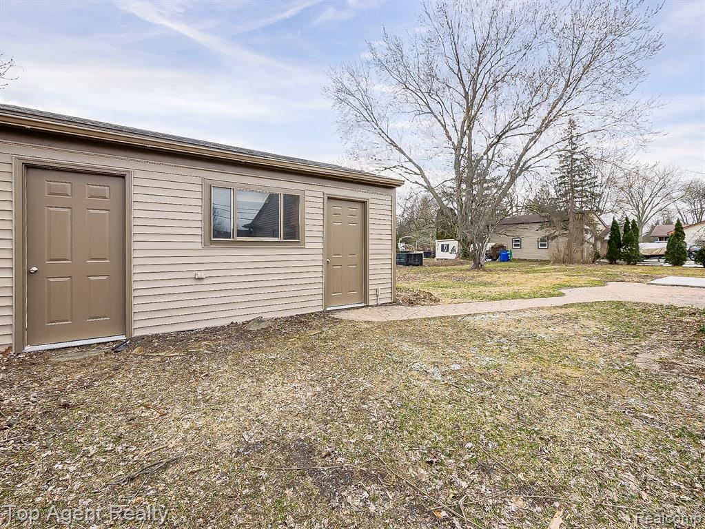 20580 21 Mile Road Macomb, MI 48044 - Photo 33 of 41