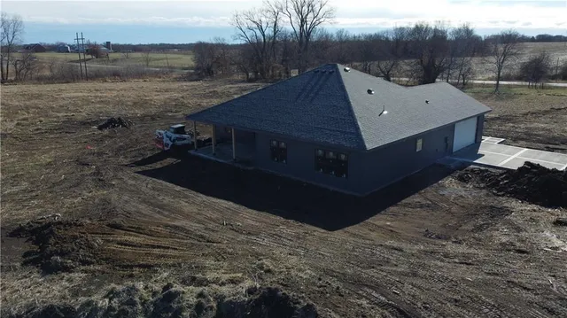 $500,000 | 1155 Southwest 58th Highway, Holden, MO 64040