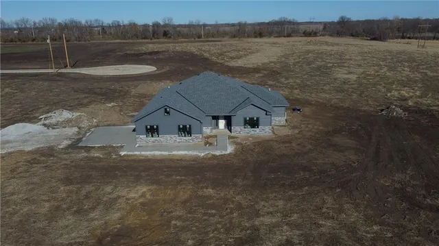 $500,000 | 1155 Southwest 58th Highway, Holden, MO 64040