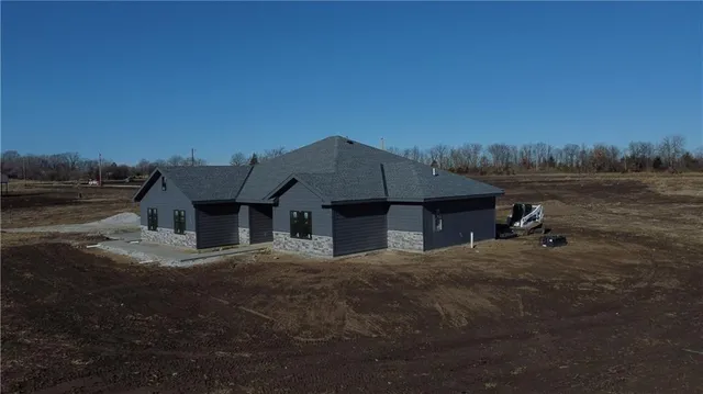 $500,000 | 1155 Southwest 58th Highway, Holden, MO 64040