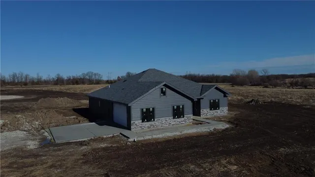 $500,000 | 1155 Southwest 58th Highway, Holden, MO 64040