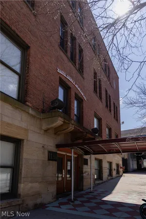 $1,500 | 1133 West 9th Street, Unit 112, Cleveland, OH 44113