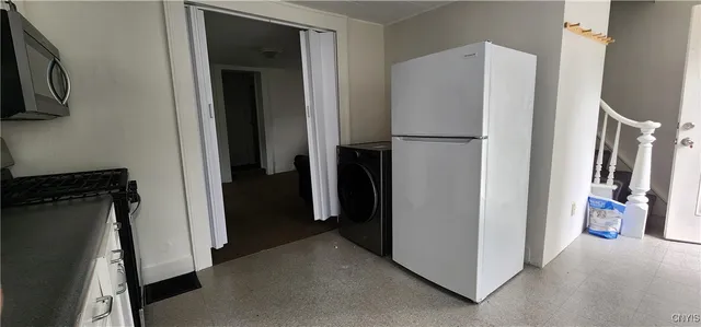 $1,400 | 127 West Schuyler Street, Oswego, NY 13126