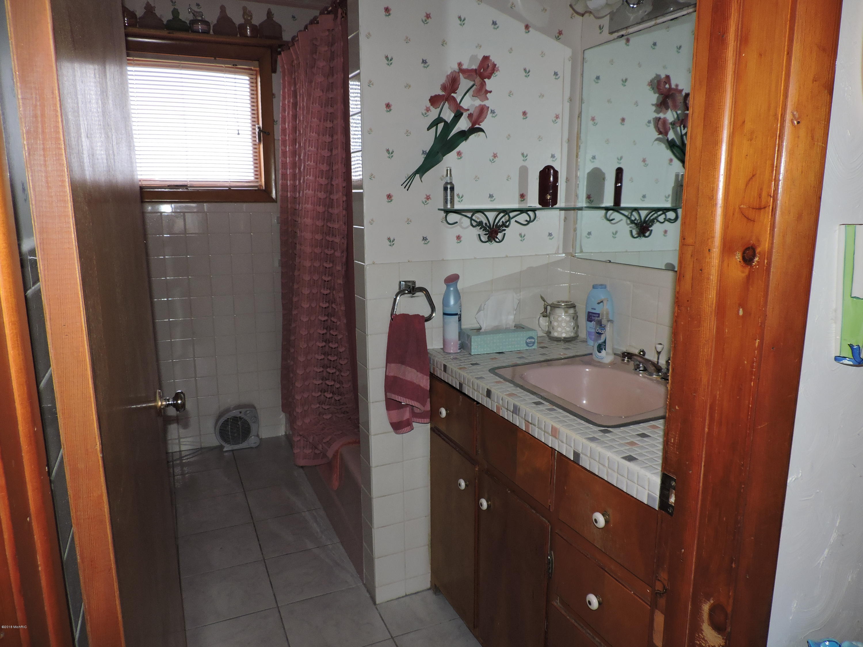 137 South Matteson Lake Road Bronson, MI 49028 - Photo 17 of 27 DSCN8634
