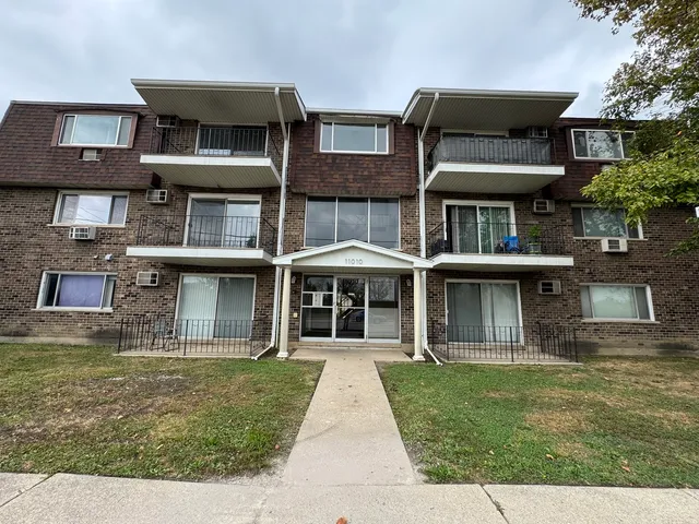$134,000 | 11010 Central Avenue, Unit 3A, Chicago Ridge, IL 60415