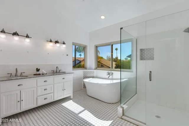 $3,800 | 2119 East New Bedford Drive, Gilbert, AZ 85234