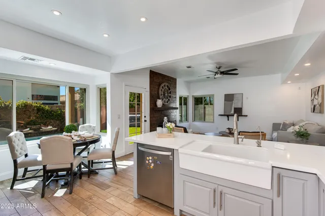 $3,800 | 2119 East New Bedford Drive, Gilbert, AZ 85234