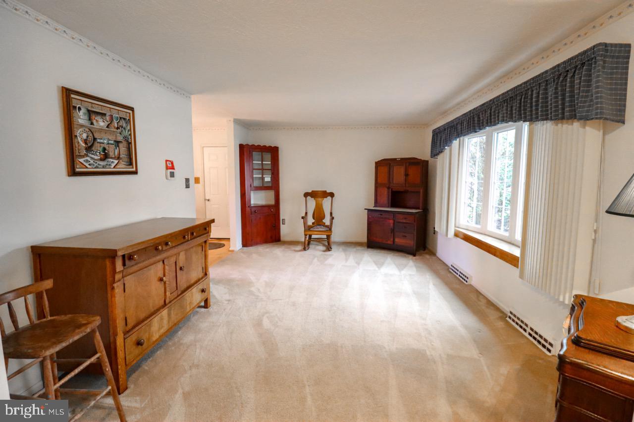 2440 Opal Road York, PA 17408 - Photo 4 of 40 Gallery Image 4
