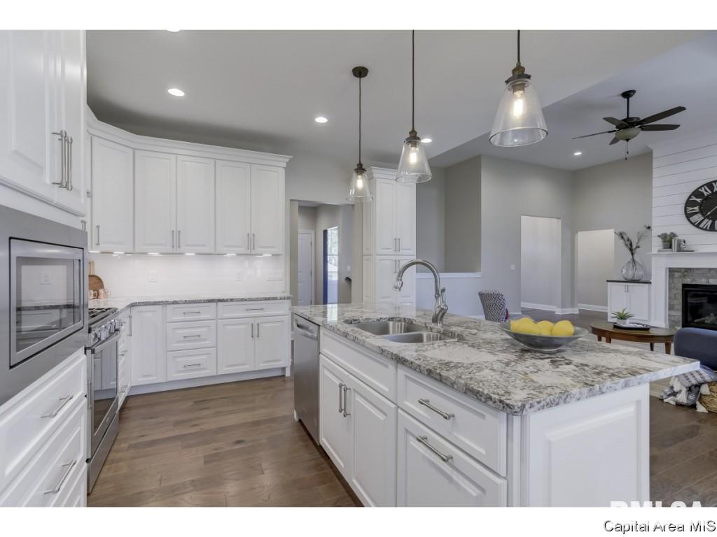 512 Poinsettia Place Springfield, IL 62711 - Photo 10 of 36