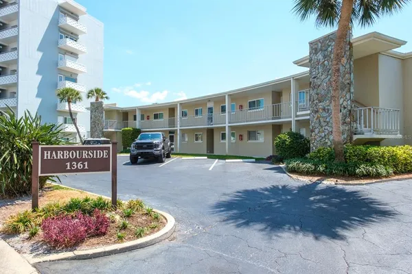 $2,400 | 1361 Snell Isle Boulevard Northeast, Unit 6, St. Petersburg, FL 33704