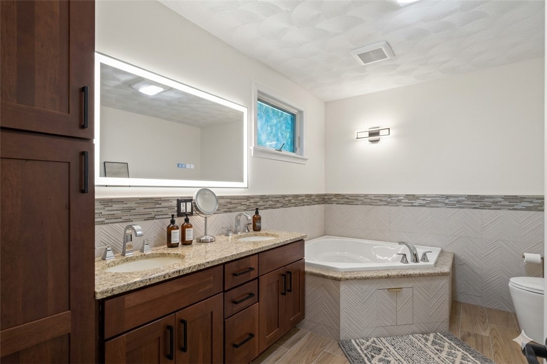 1785 Division Road East Greenwich, RI 02818 - Photo 23 of 33