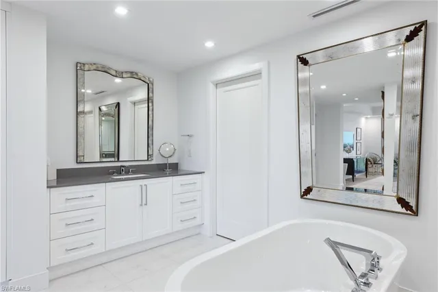 $3,695,000 | Undisclosed Address, Naples, FL 34110