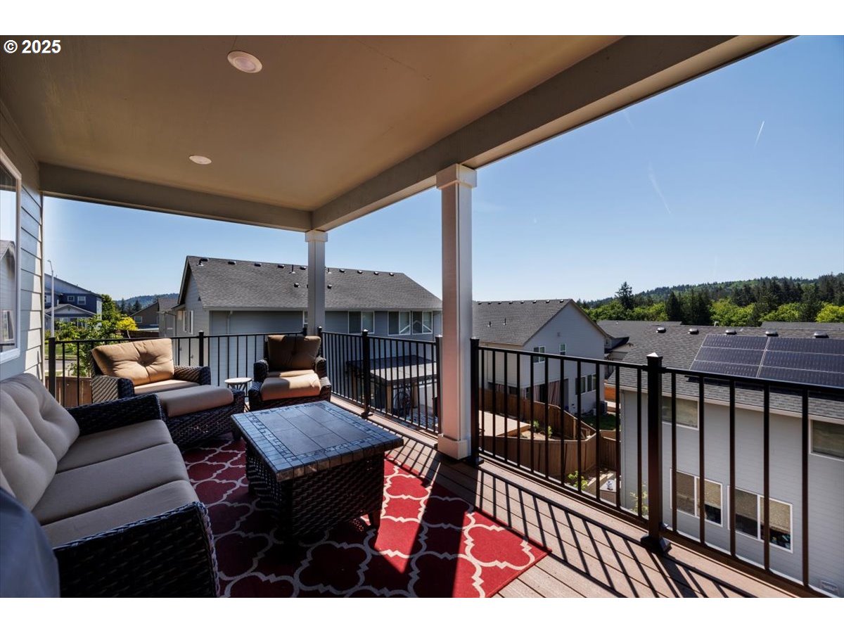 15556 Southeast Flavel Street Portland, OR 97236 - Photo 13 of 37 Dining Area