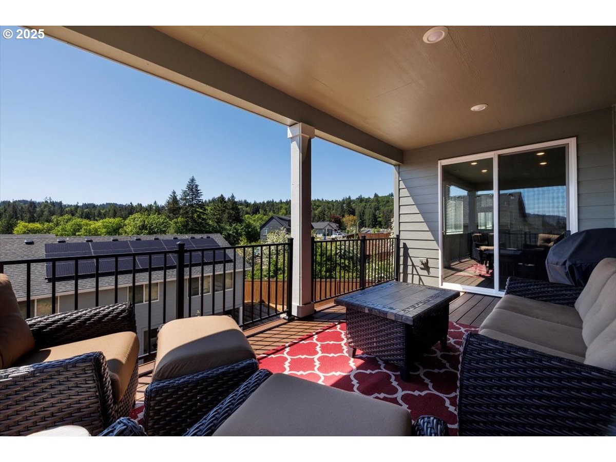 15556 Southeast Flavel Street Portland, OR 97236 - Photo 15 of 37 Deck