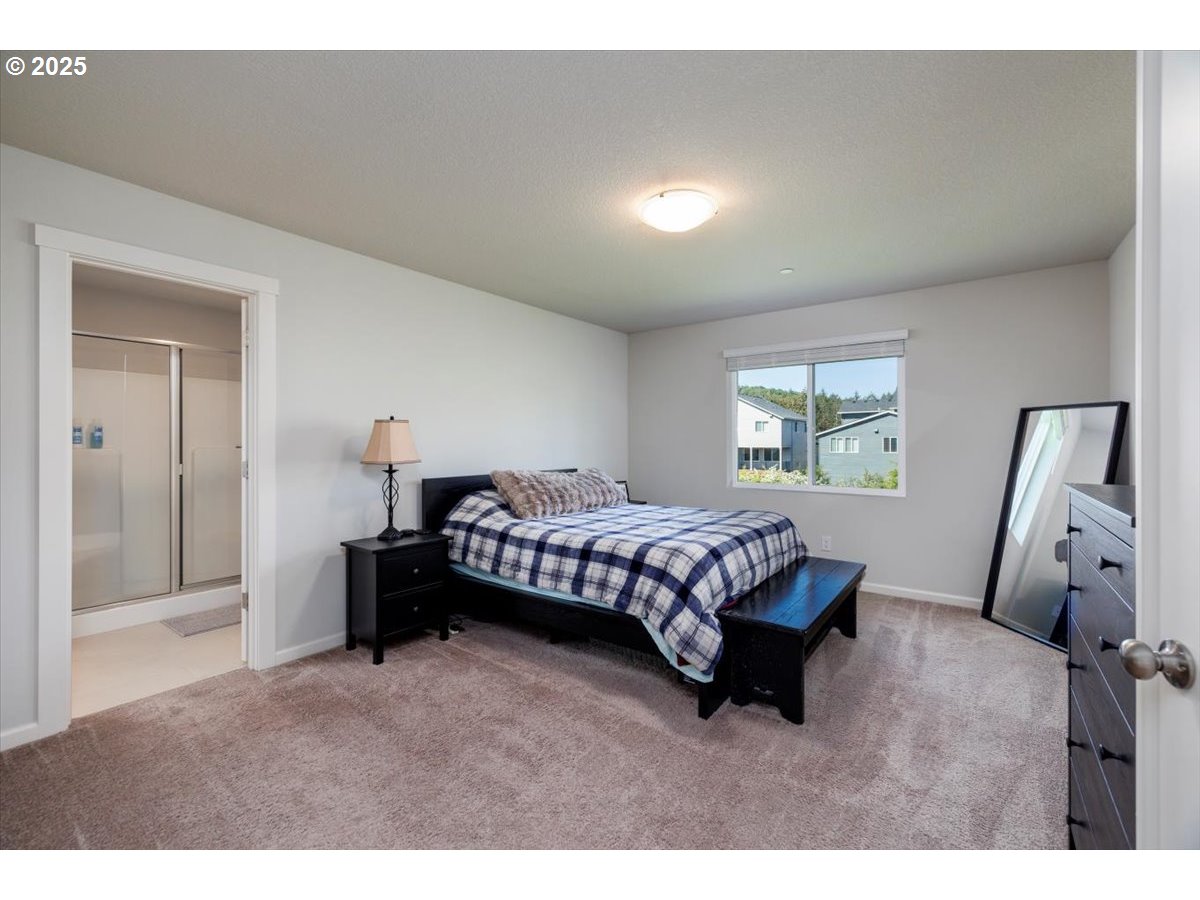 15556 Southeast Flavel Street Portland, OR 97236 - Photo 22 of 37