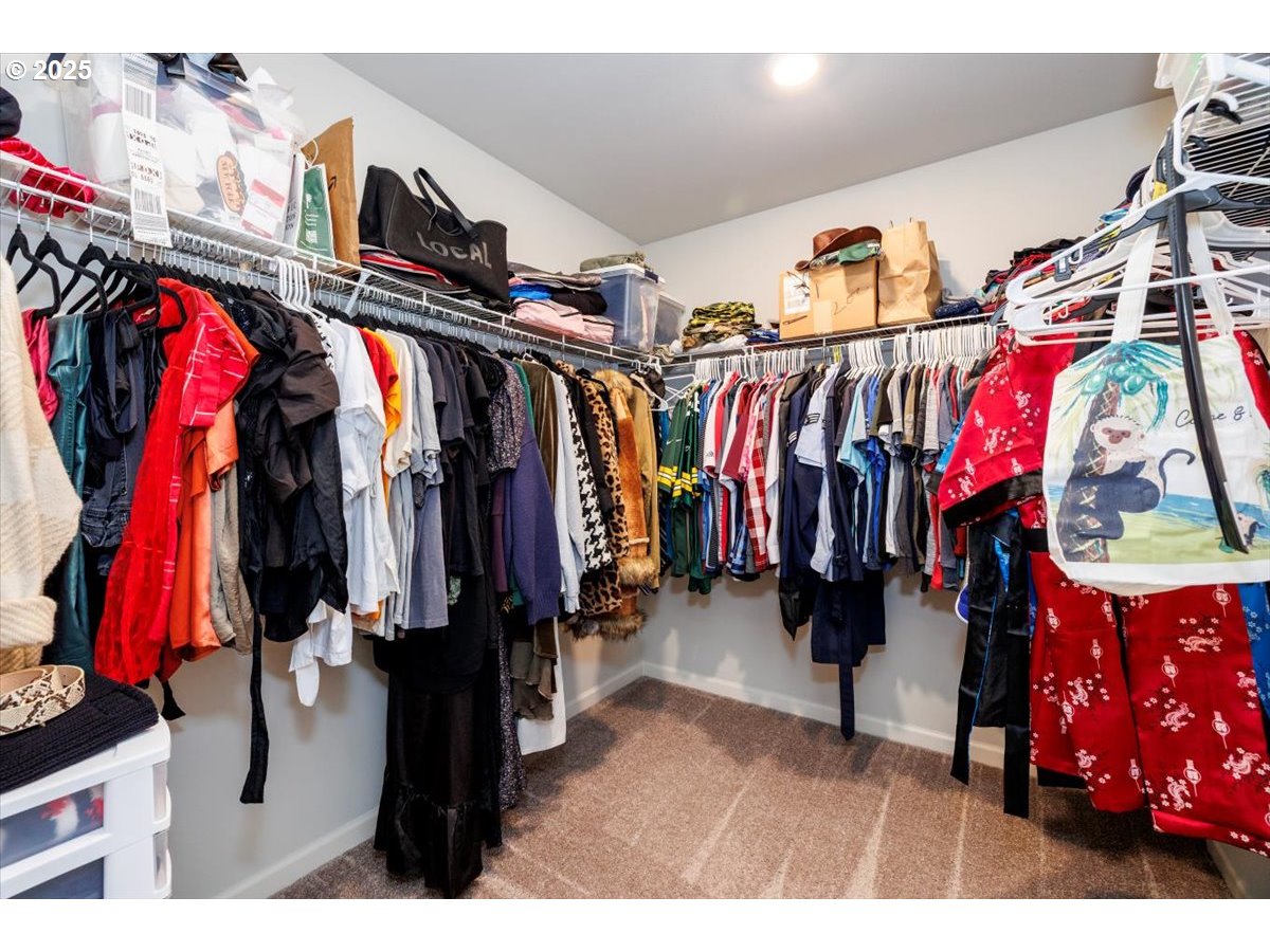 15556 Southeast Flavel Street Portland, OR 97236 - Photo 26 of 37 Bathroom