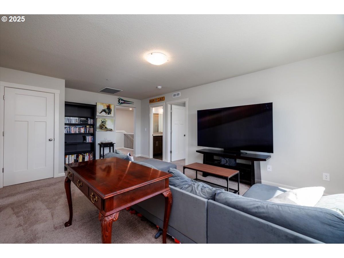 15556 Southeast Flavel Street Portland, OR 97236 - Photo 28 of 37 Bonus Room