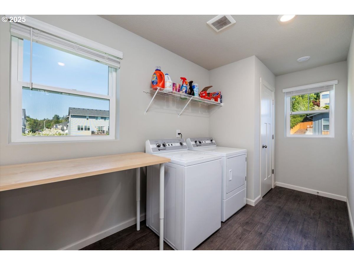 15556 Southeast Flavel Street Portland, OR 97236 - Photo 32 of 37 Bathroom