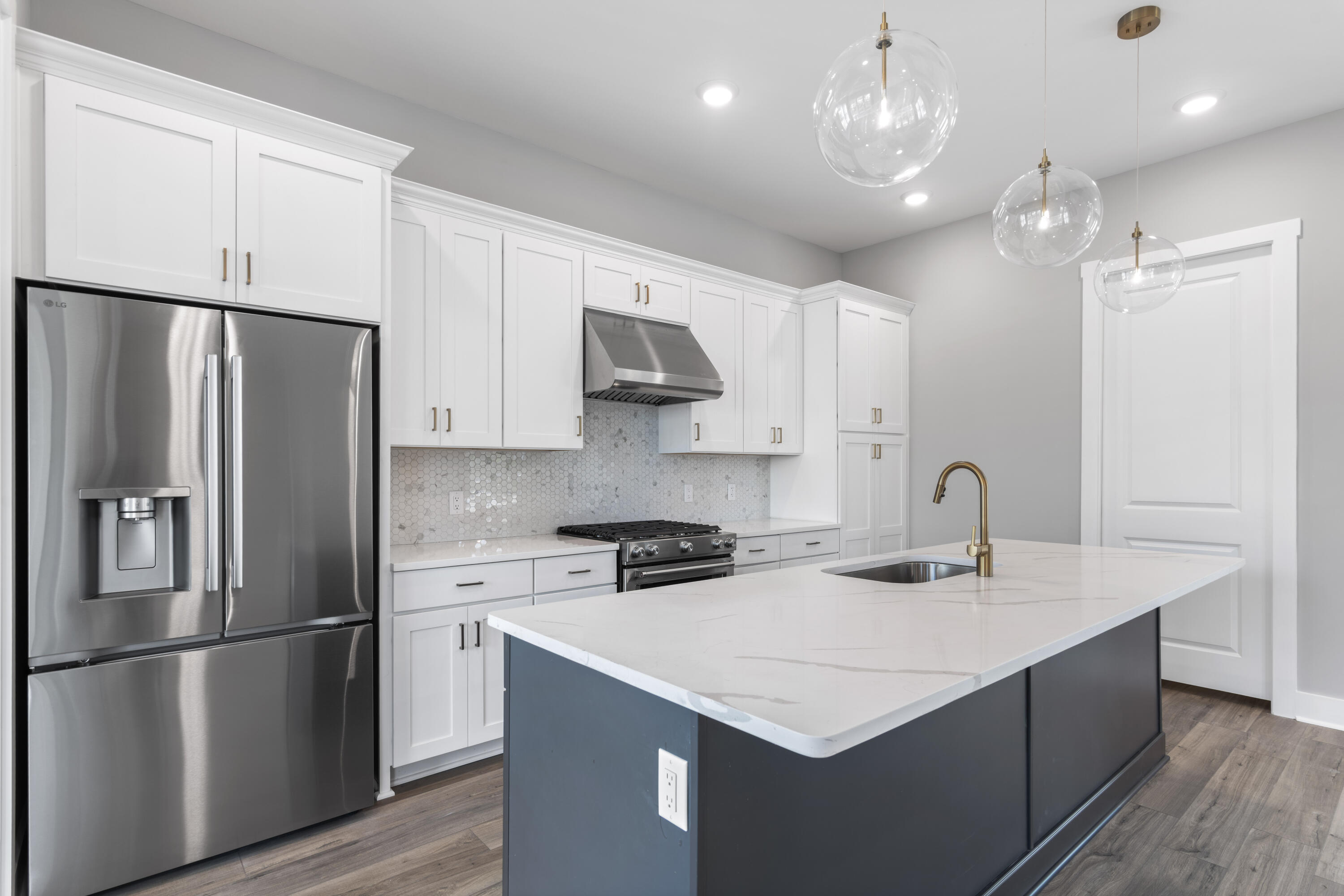 37 Cape Nautilus Ln Inlet Beach, Unit LOT 16 Inlet Beach, FL 32461 - Photo 3 of 44 Kitchen with Large Island