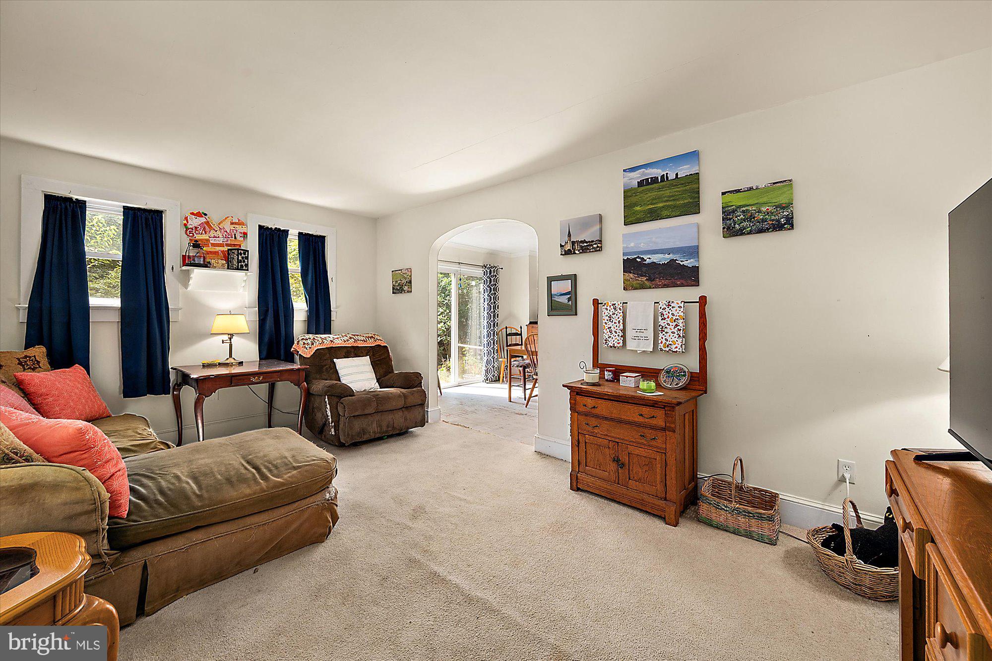 Living Room - 1