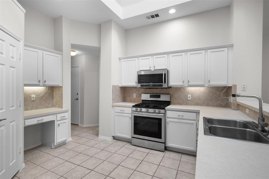 917 Circle View Lane Denton, TX 76210 - Photo 11 of 40