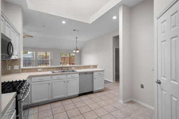 $349,500 | 917 Circle View Lane, Denton, TX 76210