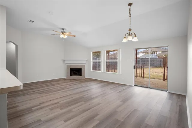 $380,000 | 917 Circle View Lane, Denton, TX 76210