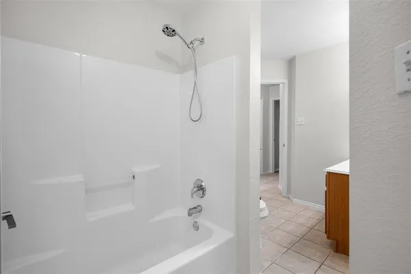 $349,500 | 917 Circle View Lane, Denton, TX 76210