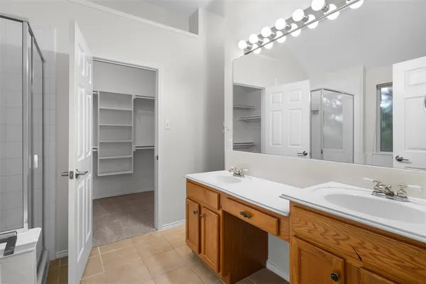 $349,500 | 917 Circle View Lane, Denton, TX 76210