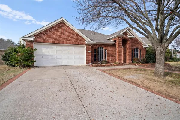 $349,500 | 917 Circle View Lane, Denton, TX 76210