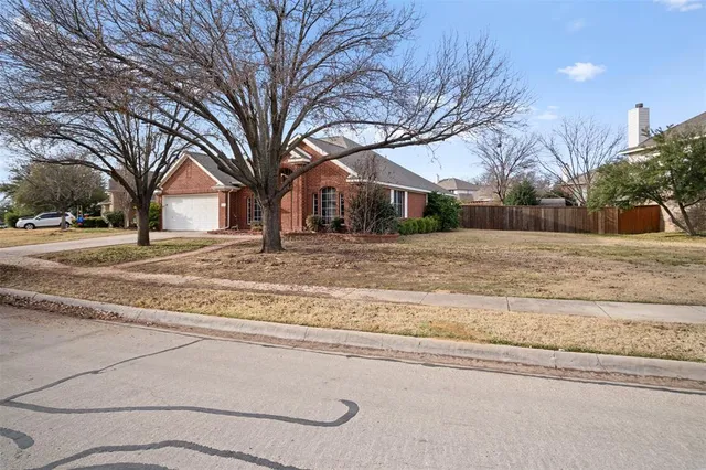 $380,000 | 917 Circle View Lane, Denton, TX 76210