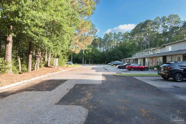 $1,400 | 7224 Lago Vista Court, Pensacola, FL 32506