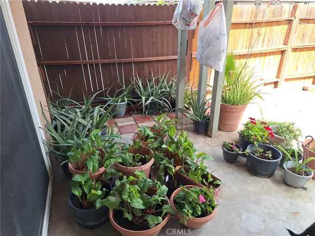 $260,000 | 619 South Palm Avenue, Unit E, Hemet, CA 92543