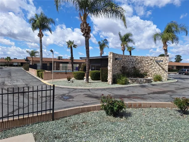 $260,000 | 619 South Palm Avenue, Unit E, Hemet, CA 92543