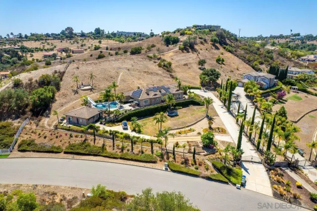 $1,549,000 | 4425 Highland Oaks Street, Fallbrook, CA 92028