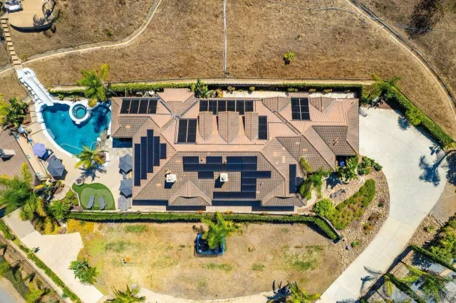 $1,549,000 | 4425 Highland Oaks Street, Fallbrook, CA 92028