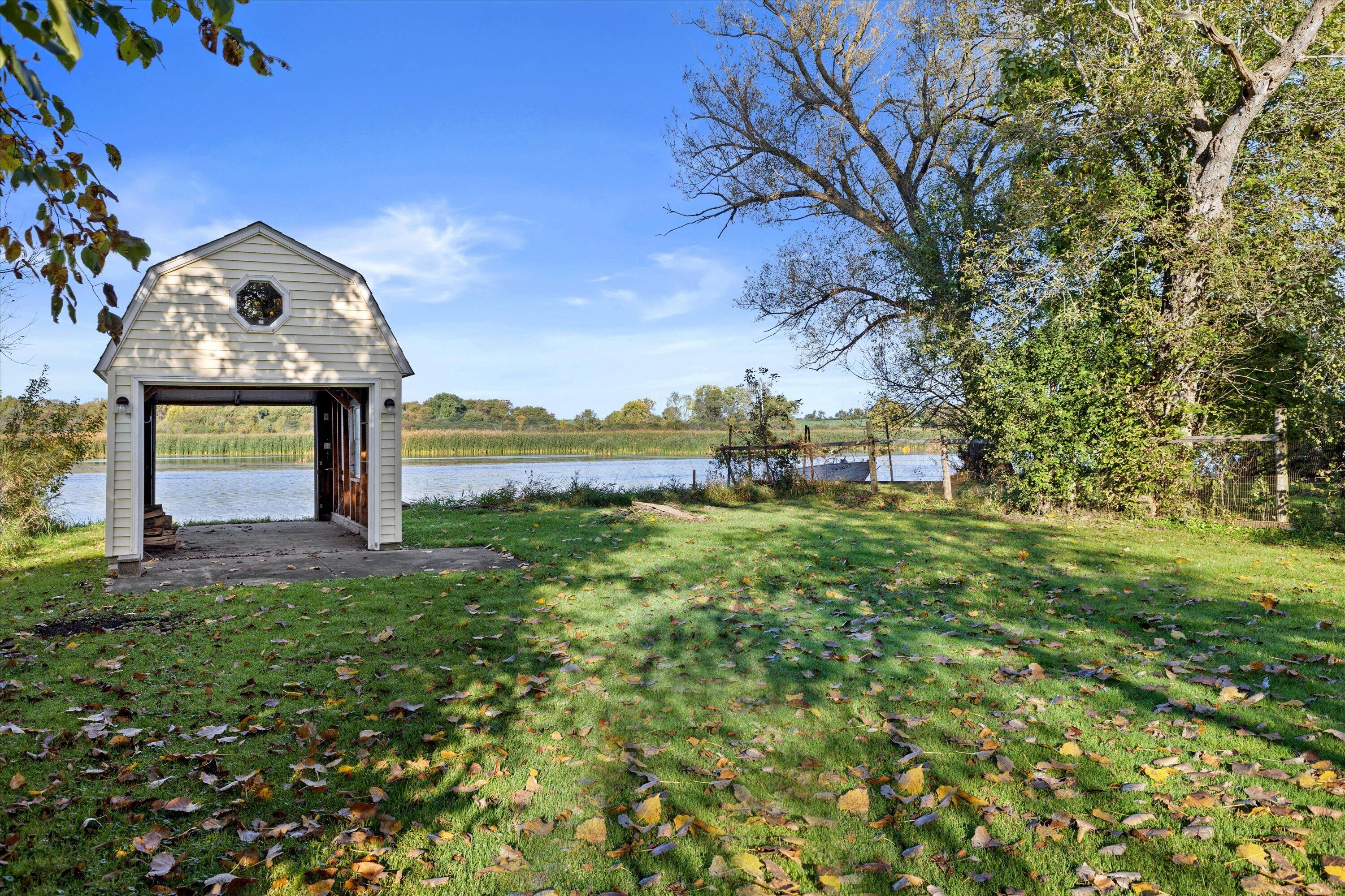 8012 Fox River Road Waterford, WI 53185 - Photo 10 of 26 19-KCM-36