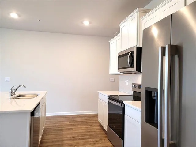 $2,350 | 310 Sound Circle, Stockbridge, GA 30281