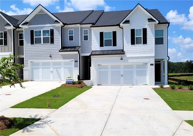 $2,350 | 310 Sound Circle, Stockbridge, GA 30281