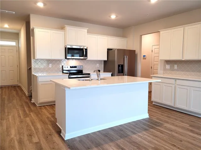 $2,350 | 310 Sound Circle, Stockbridge, GA 30281