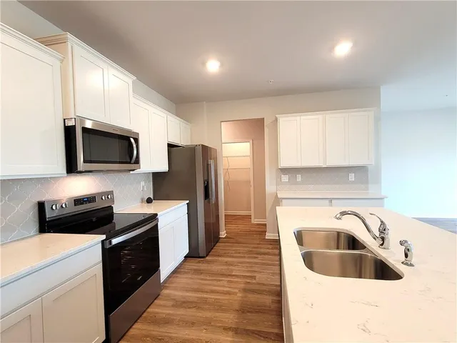 $2,350 | 310 Sound Circle, Stockbridge, GA 30281