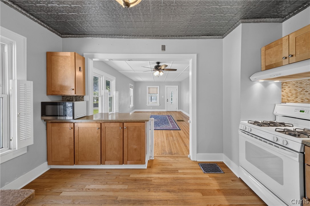 220 Windemere Road Geddes, NY 13219 - Photo 12 of 40