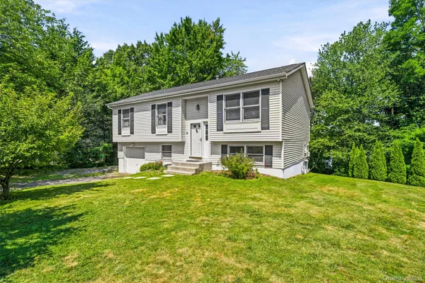 $449,999 | 6 Virginia Circle, Newburgh, NY 12550