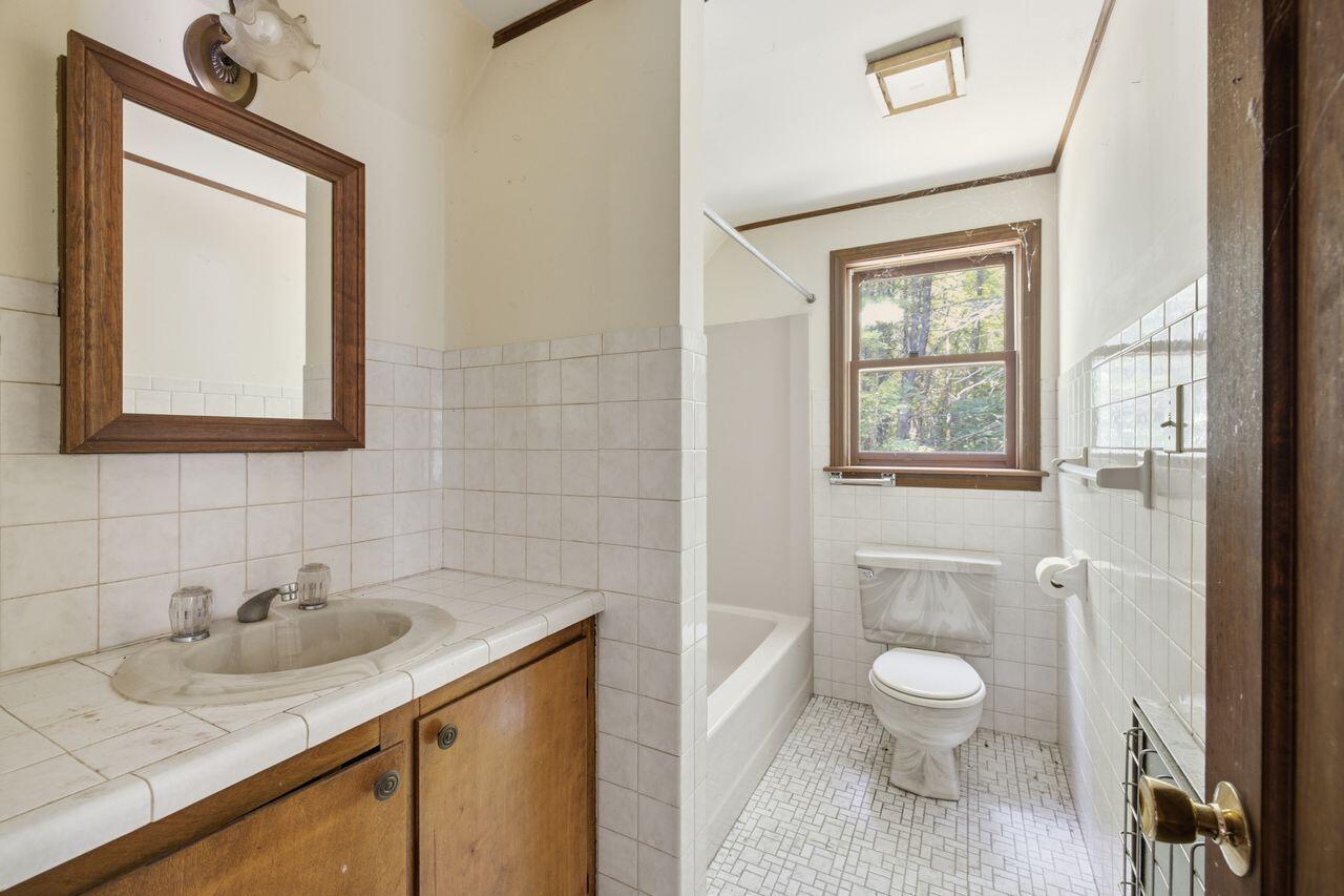 392 Foss Road Limerick, ME 04048 - Photo 26 of 55 Bathroom 2